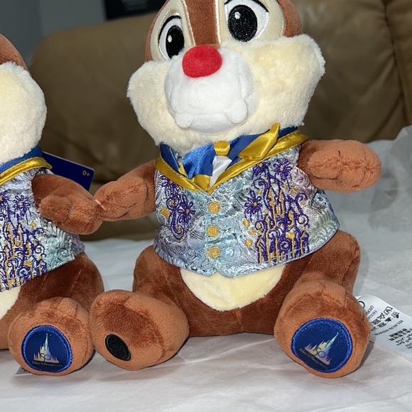WALT DISNEY WORLD 50TH ANNIVERSARY CHIP AND DALE PLUSH - Picture 6 of 12